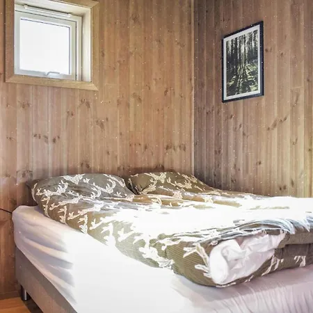 Beautiful In W/ Wifi And 5 Bedrooms 펜션 Saudasjøen
